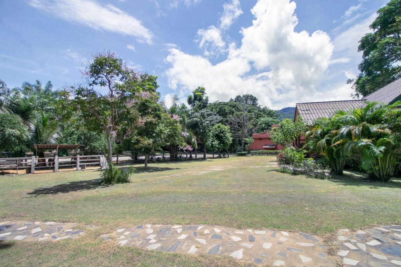 Capital O 1110 Khaoyai Cowboy City Resort Mu Si Buitenkant foto