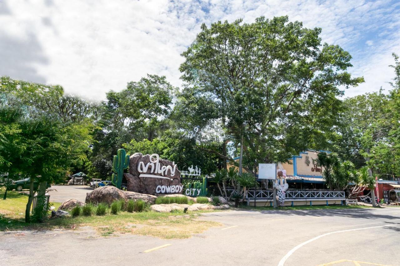 Capital O 1110 Khaoyai Cowboy City Resort Mu Si Buitenkant foto