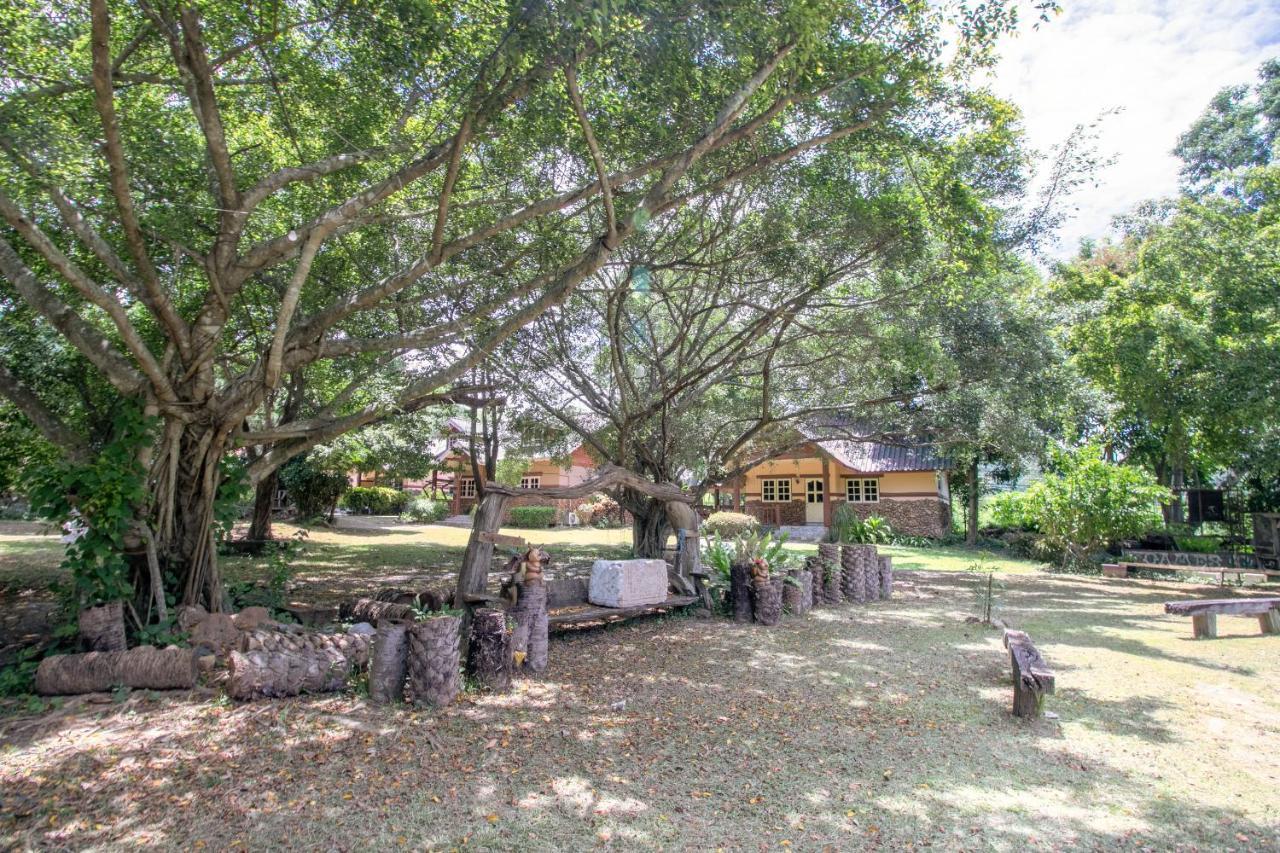 Capital O 1110 Khaoyai Cowboy City Resort Mu Si Buitenkant foto