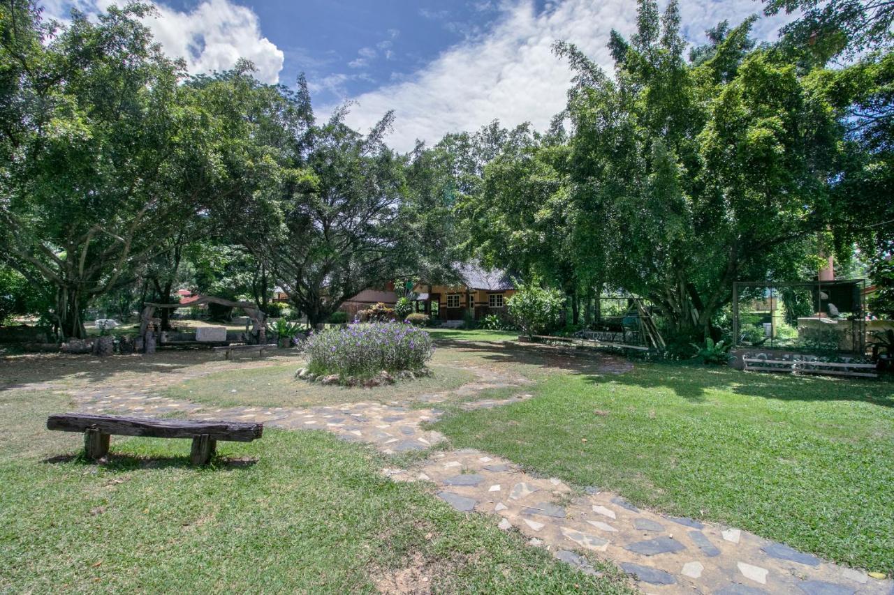 Capital O 1110 Khaoyai Cowboy City Resort Mu Si Buitenkant foto